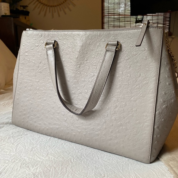 Kate Spade Large Handbag- LIKE NEW CONDITION - Picture 4 of 7